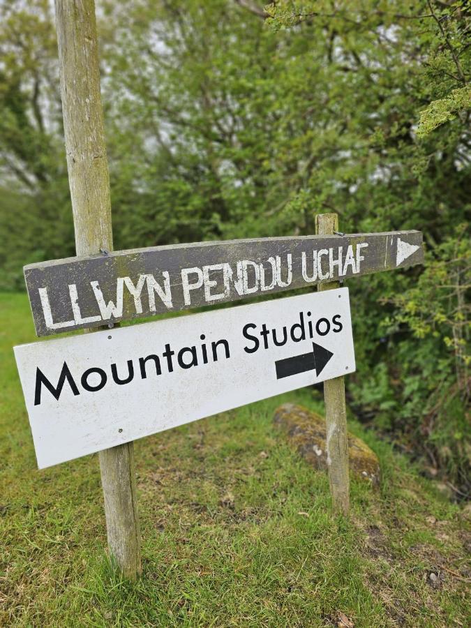Beudy Bach And Beudy Mawr Mountainstudios Bangor  Bagian luar foto